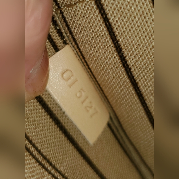 Louis Vuitton Neverfull MM GM Monogram Pouch - Picture 13 of 13